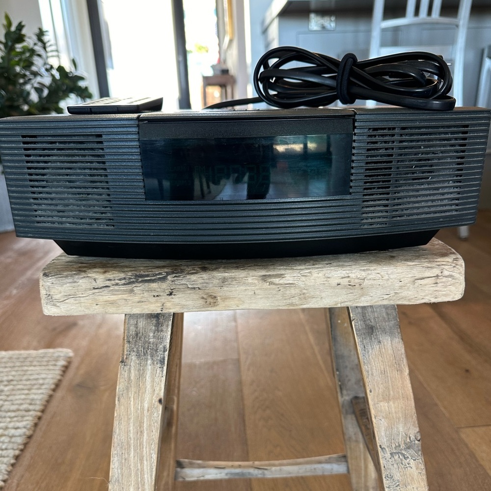 Bose wave radio with CD player and remote control